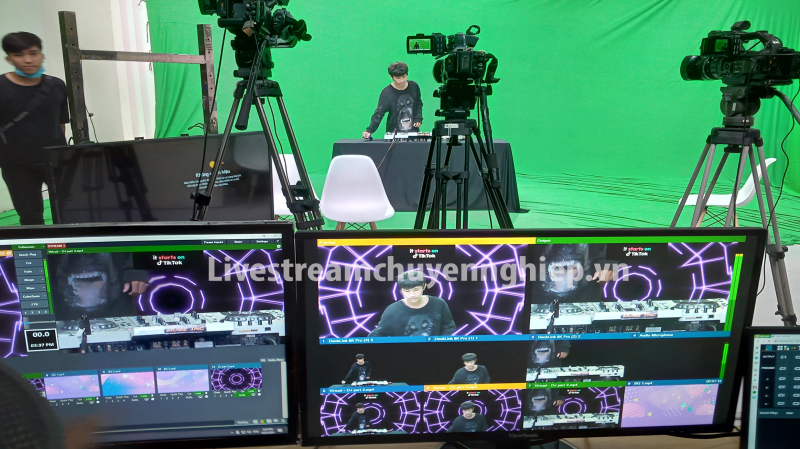 Dịch Vụ Livestream Tại Quận 11 ( Livestream key phông tại Studio)